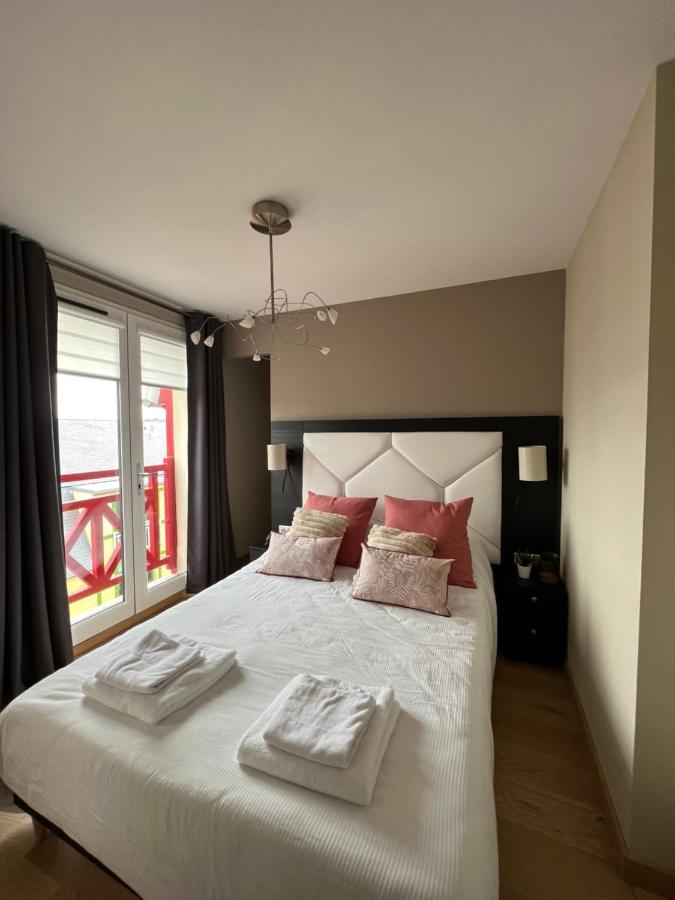 Le Penthouse, Les Bains De